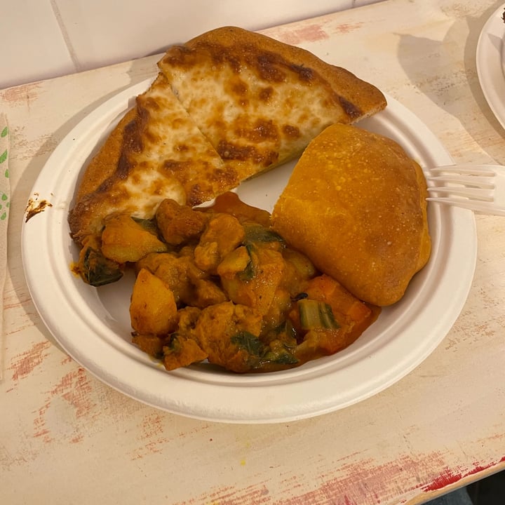 photo of Jaa Nu' Rosticceria Vegana Genova Panzerotto shared by @babachito on  25 Mar 2022 - review