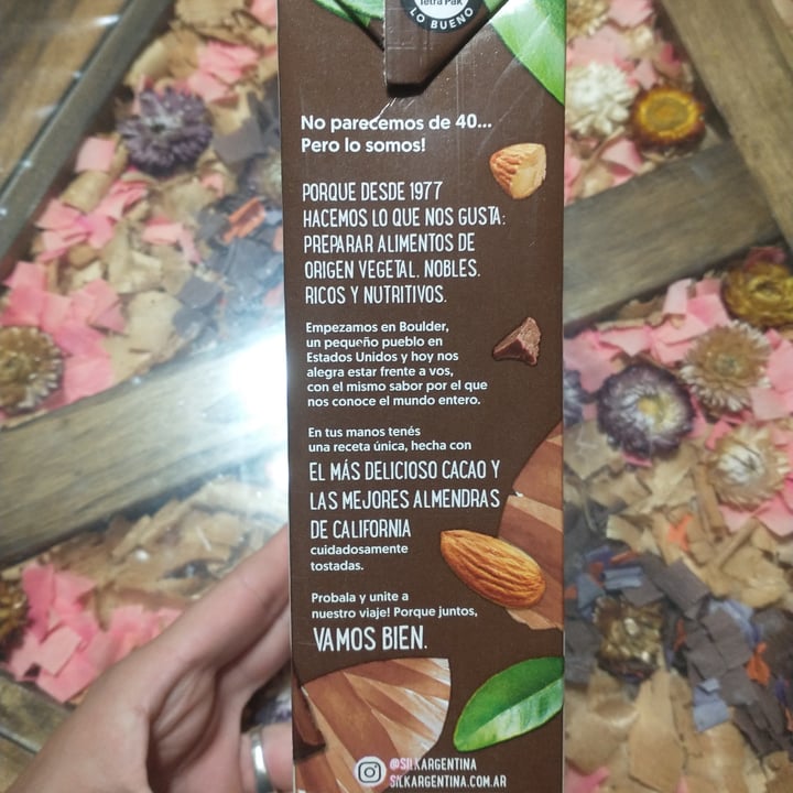 photo of Silk Bebida de Almendra sabor Chocolate shared by @camilasm on  21 Nov 2020 - review