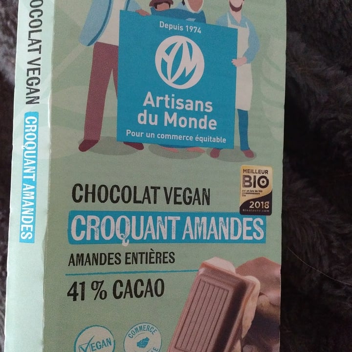 photo of Artisans du Monde Chocolat Vegan Croquant Amandes shared by @astoria on  18 Feb 2021 - review