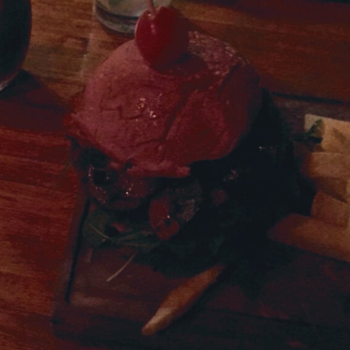 review photo of Fisher Hamburguesa Vegana shared by @catimarquina7 on 29 Sep 2021 - review
