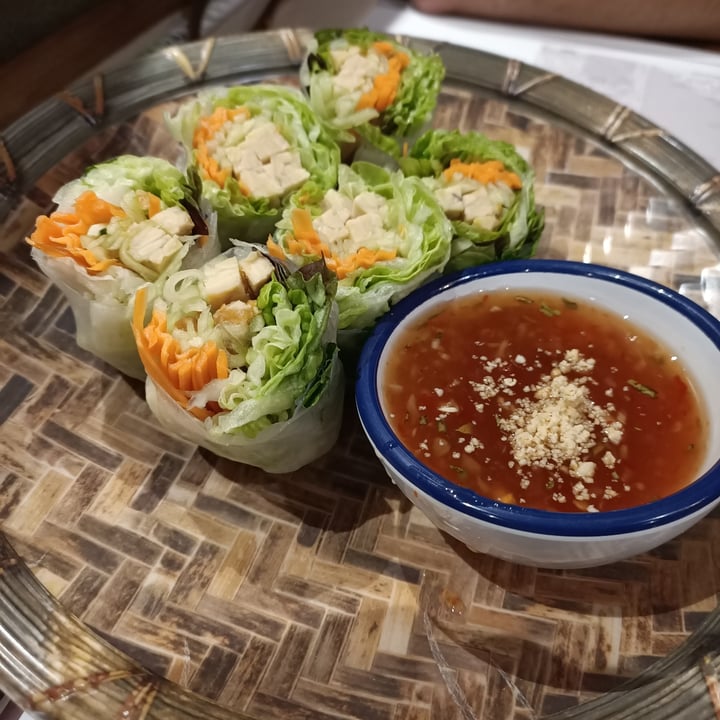 review photo of Tik Thai - El Restaurant Tailandès de Granollers poh pia sod shared by @mbasquens on 25 Aug 2022 - review