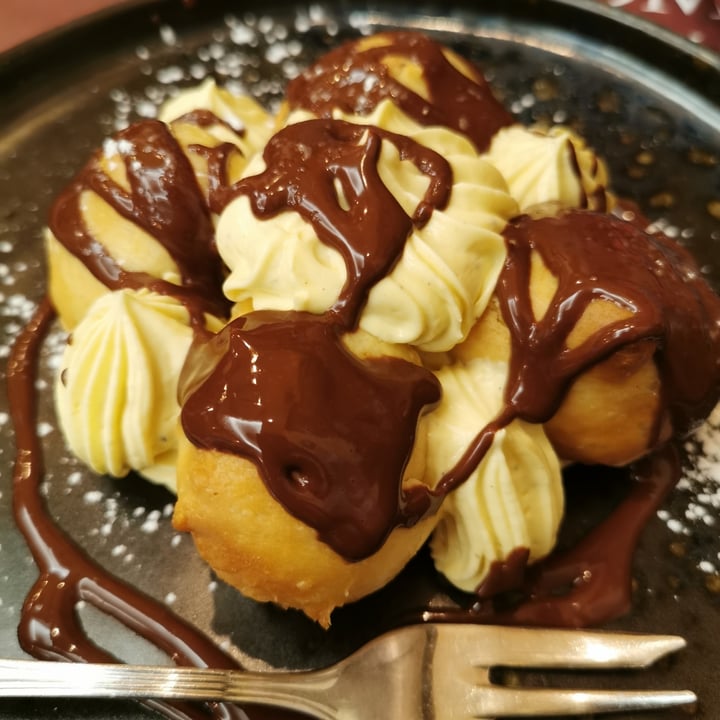 photo of Rifugio Romano Profiterole vegan e senza glutine shared by @morfeolover on  12 Jun 2022 - review