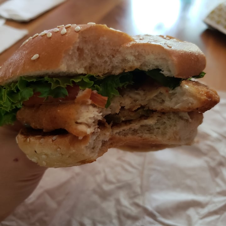 photo of STALK & SPADE Crispy Southwest Chick'n Sandwich shared by @jenicalyonclapsaddle on  26 May 2021 - review