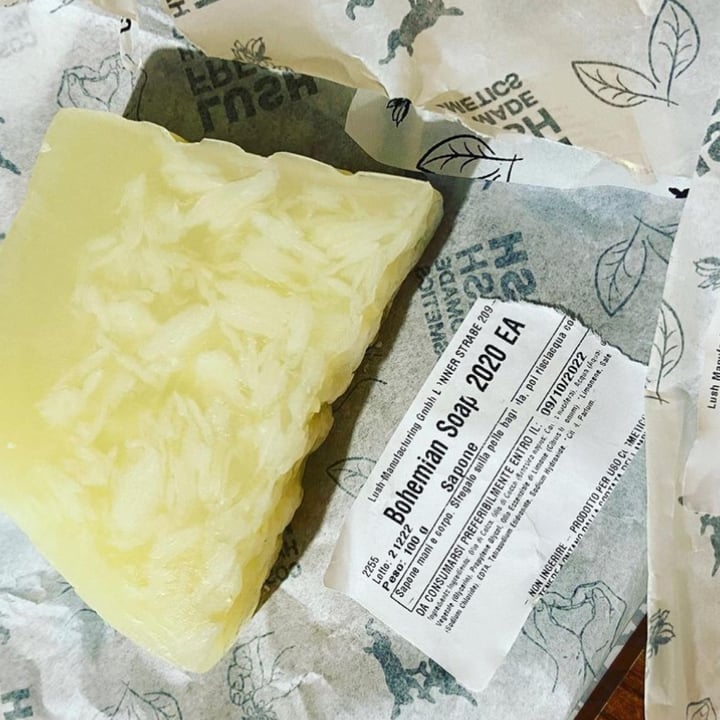 review photo of LUSH Fresh Handmade Cosmetics Soap Bar shared by @silvienji13 on 27 Nov 2021 - review