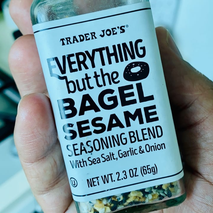 photo of Trader Joe's Everything But The Bagel Sesame Seasoning Blend shared by @vikas on  02 Jun 2021 - review