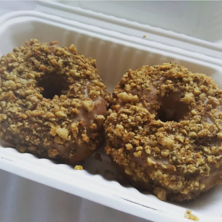 review photo of Cartems Donuts Smoked Maple Walnut Donut shared by @cvan on 19 Oct 2020 - review