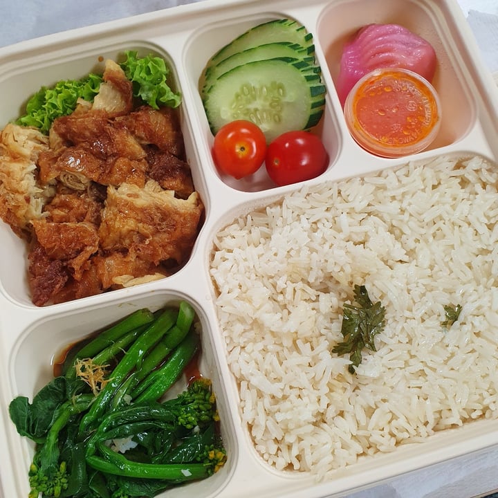photo of Lotus Vegetarian Restaurant Chicken rice shared by @mushroomtarian on  14 Apr 2021 - review