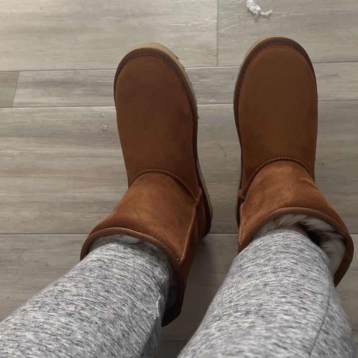 review photo of PAWJ Snow Leopard Boots shared by @nursevegan on 05 Jan 2022 - review