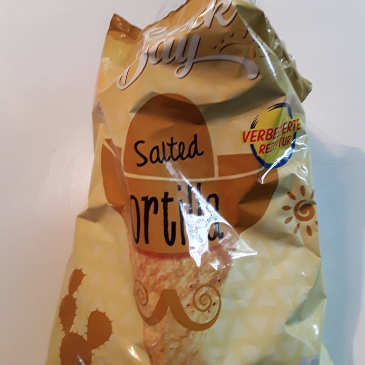 photo of Snack Day Tortilla Chips - Salted shared by @lunavegan on  10 Jun 2022 - review