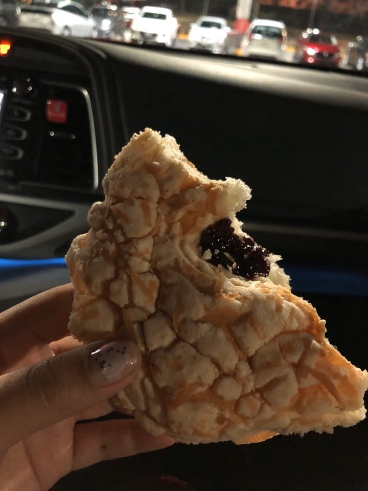 review photo of H-E-B Concha Vegana shared by @solachevijae on 17 Feb 2020 - review