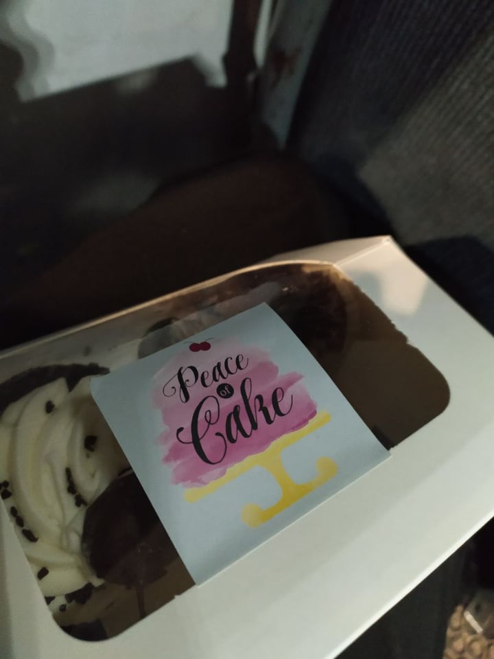photo of Peace of Cake Cupcake Red Velvet shared by @olafasolecabra on  30 Jan 2020 - review