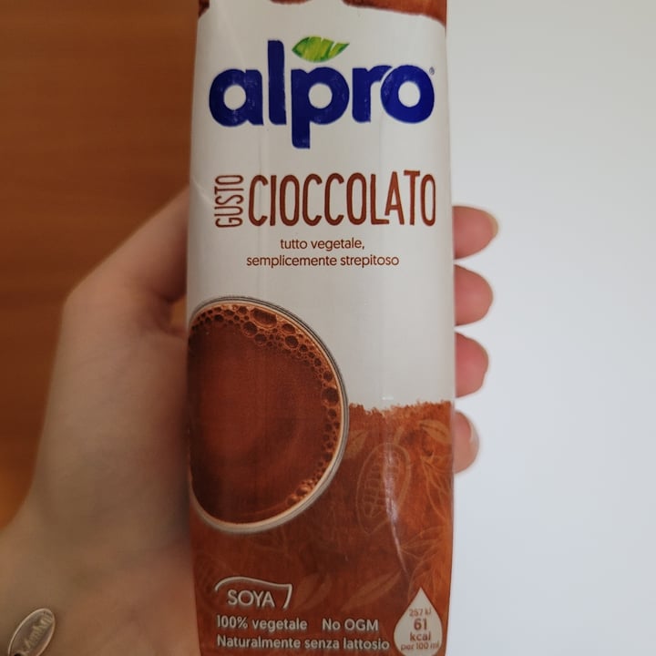 photo of Alpro Bevanda a base di soia al gusto di cioccolato shared by @sarafrighi on  28 Jun 2022 - review