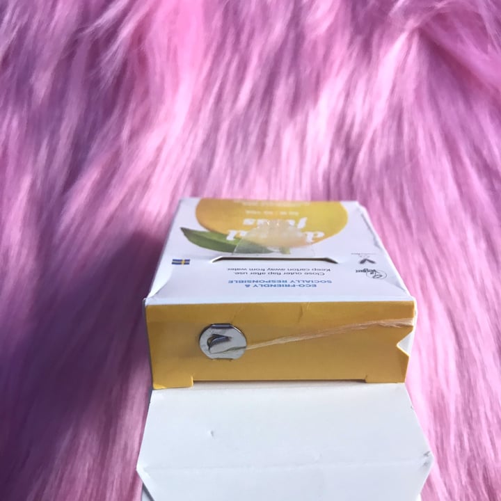 review photo of The Humble Co. Dental floss limon shared by @veganforanimal on 26 Aug 2022 - review