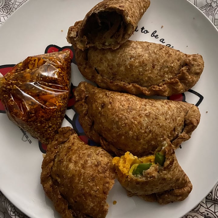 review photo of Noveno Elefante Empanada De Papa Con Curry Y Pimientos Fritos shared by @lavacavegana on 28 Feb 2022 - review