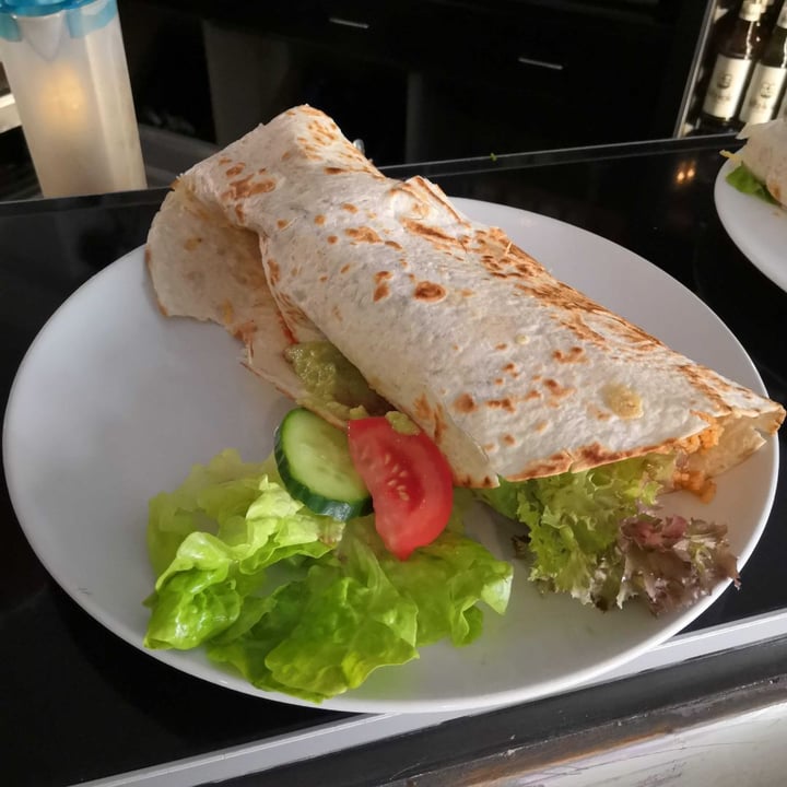 photo of Kombüse - Vegetarische Küche Burrito shared by @kaitokiuchi on  15 Jun 2019 - review