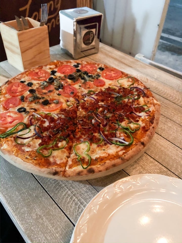 photo of Jonny Como Pizza Pizza Mexicana/ Siciliana shared by @ximenamir on  11 Jan 2020 - review