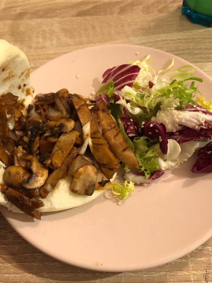photo of Chillin' Cafe Bao with mushrooms shared by @jeromeucla on  18 Feb 2019 - review