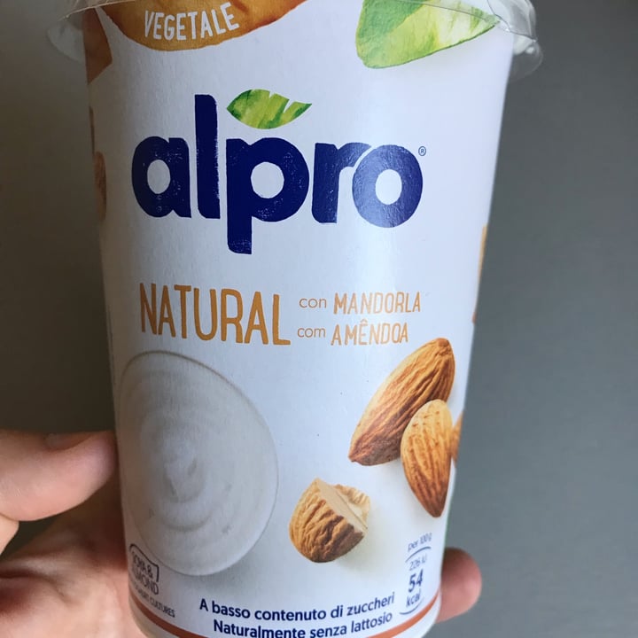 photo of Alpro Yogurt Natural con Mandorla/Amande shared by @stephgreen on  22 Jul 2022 - review
