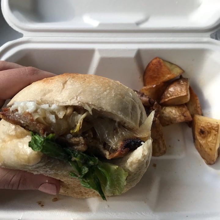 review photo of Estilo Veggie Hamburguesa Gran crispy shared by @brivivante on 14 Aug 2021 - review