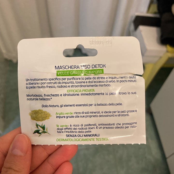 review photo of Leocrema Maschera Viso Detox shared by @giuliabernuzzii on 20 Sep 2022 - review