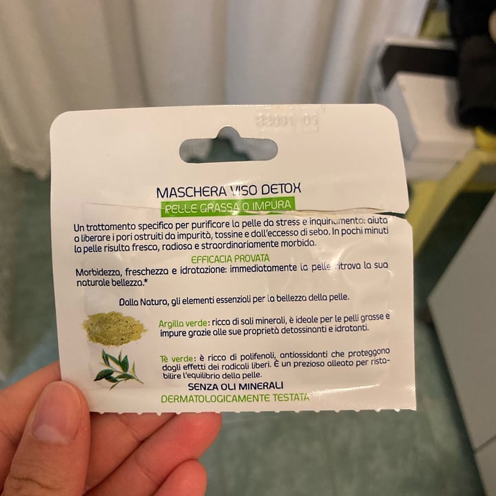 photo of Leocrema Maschera Viso Detox shared by @giuliabernuzzii on  20 Sep 2022 - review