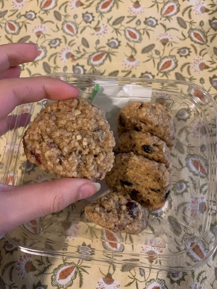 review photo of Alyssa’s Alyssa’s Healthy Vegan Bites shared by @gaxcelson on 01 Jan 2020 - review