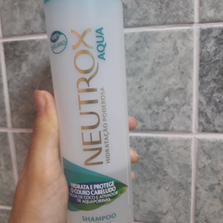 photo of Neutrox Shampoo shared by @lorrana on  30 May 2022 - review