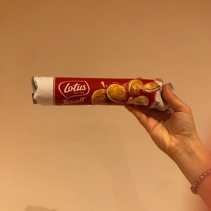 review photo of Lotus Biscoff Creme cookie shared by @millasuperstar on 11 Nov 2021 - review