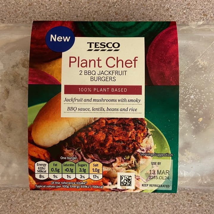 photo of Tesco Plant Chef 2 BBQ Jackfruit Burgers shared by @petermcgill on  15 Jun 2021 - review