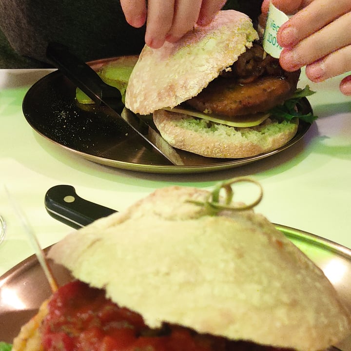 photo of Voodoo Hamburguesa De Seitán shared by @lauraorts on  03 Mar 2022 - review