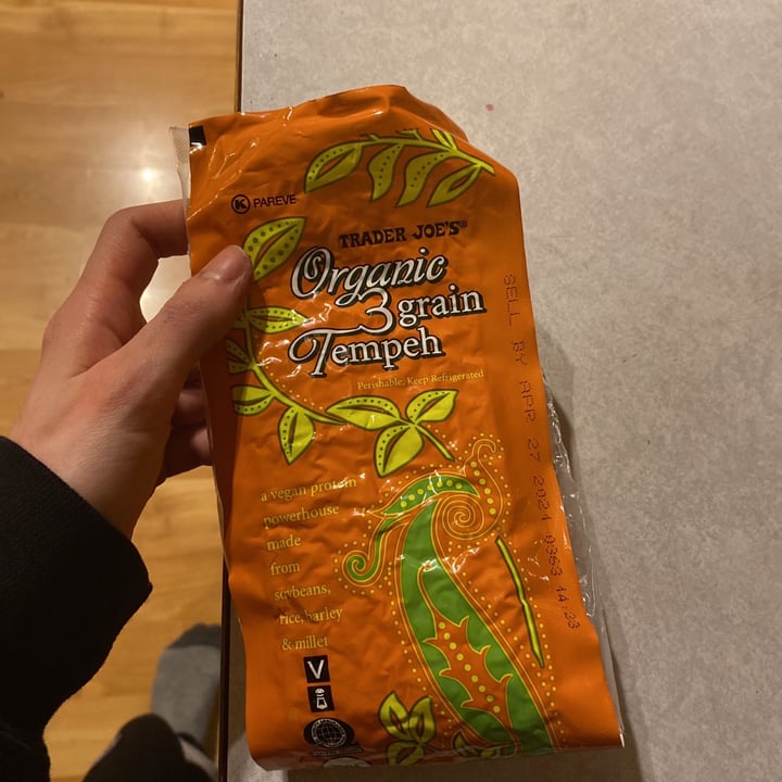 photo of Trader Joe's Organic 3 Grain Tempeh shared by @newbeeemily on  20 Feb 2021 - review