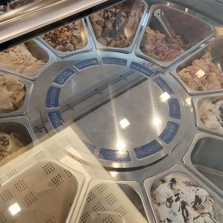 photo of Di latte e cioccolato gelato vegan e gluten free shared by @erisdelarge on  13 Jul 2022 - review