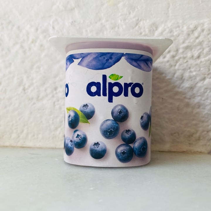 photo of Alpro Yogurt Arándanos shared by @marionayogacadaques on  16 May 2022 - review