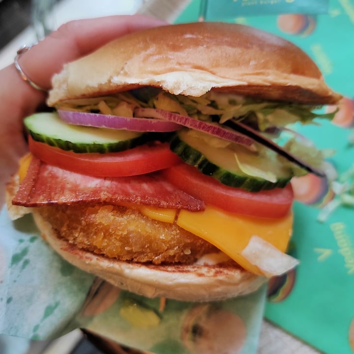 photo of Vedang @ Mall of Berlin Chick Burger shared by @thekindseed on  27 Oct 2021 - review
