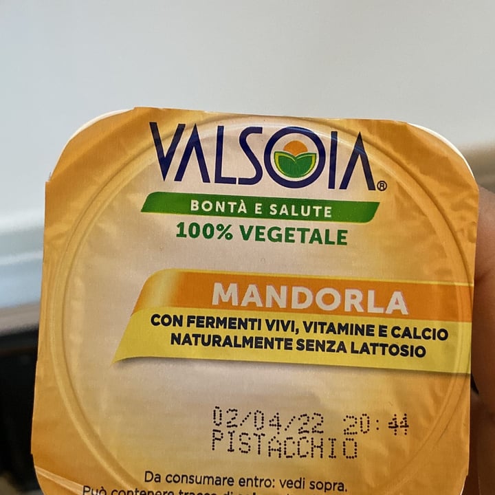 photo of Valsoia Nocciola Mandorla shared by @veravegana on  06 Apr 2022 - review