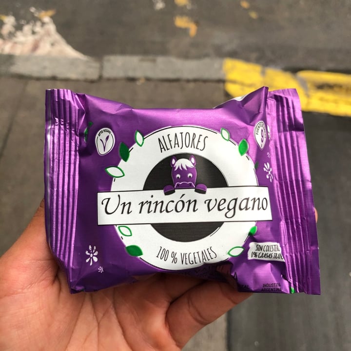 photo of Un Rincón Vegano Alfajor Black Vainilla shared by @ronaldot on  12 Apr 2021 - review