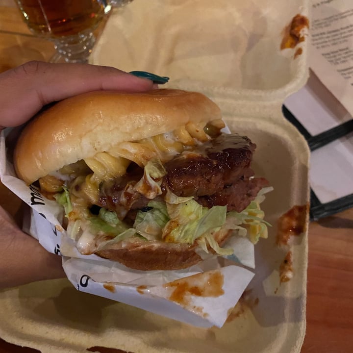 review photo of Veggie Grill Double BBQ Mac Burger shared by @akuaswift on 16 Dec 2021 - review