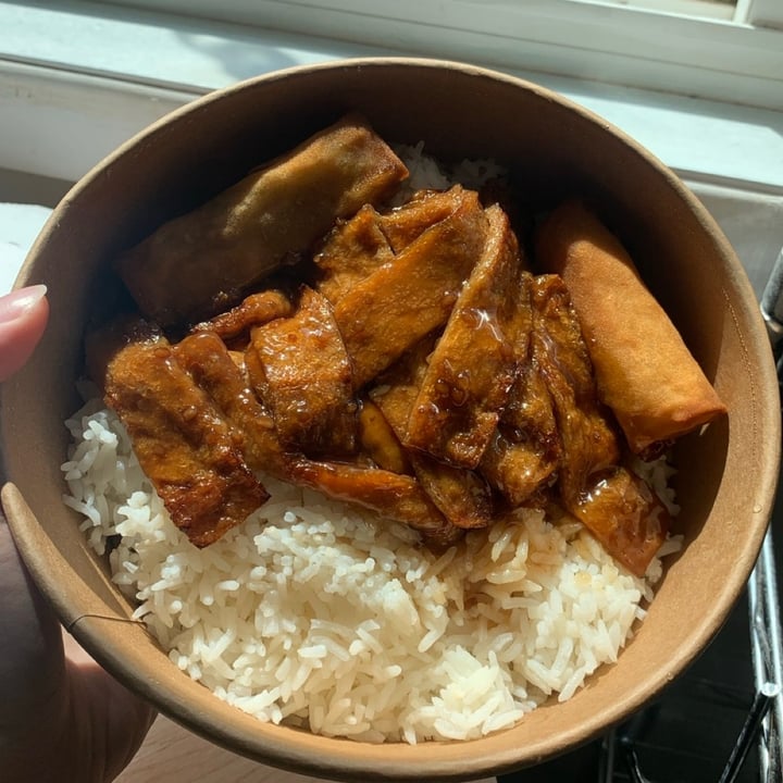 photo of Charlie's Chopsticks Upper James tofu rice bowl shared by @stephanierae on  12 May 2022 - review