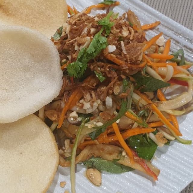 Photo du plat “mushoom salad with passionfruit sauce”