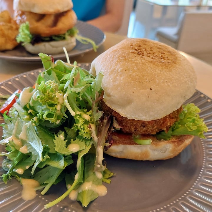 photo of Real Food Lentil Quinoa Croquette Burger shared by @windgal on  16 Feb 2022 - review