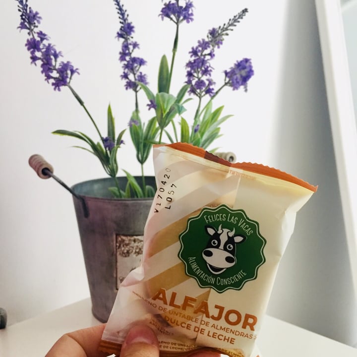 review photo of Felices Las Vacas Alfajor Maicena shared by @valentinamedrano on 10 Mar 2020 - review