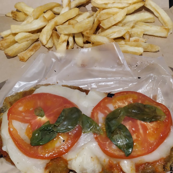 photo of Pola Milanesa Capresse shared by @mmaiten on  14 Sep 2021 - review