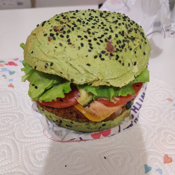 photo of Flower Burger Jungle burger shared by @carlotta92 on  15 Apr 2022 - review