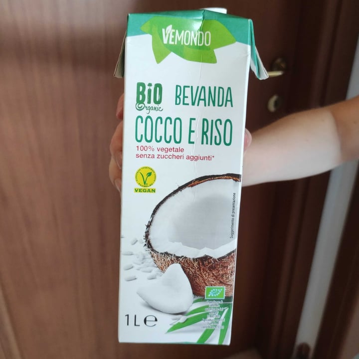 photo of Vemondo  Bevanda Cocco E Riso shared by @mariastaccatochiara on  25 Jun 2022 - review