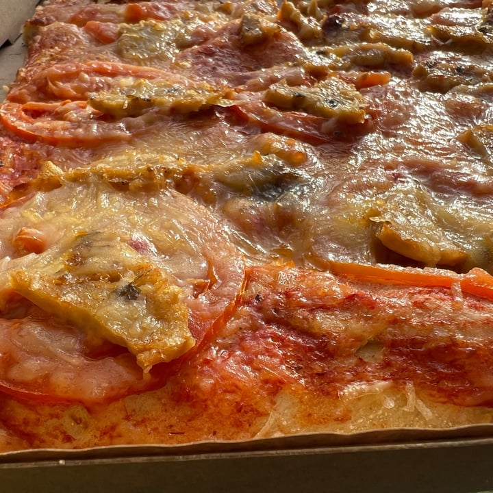 review photo of Giova Pizza VegaLomo y Champiñones shared by @nuriabe on 15 Jul 2022 - review