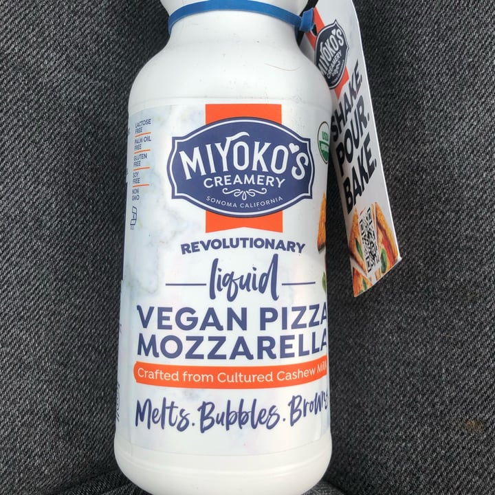 review photo of Miyoko's Creamery Liquid Vegan Pizza Mozzarella shared by @monirod333 on 15 Jan 2022 - review