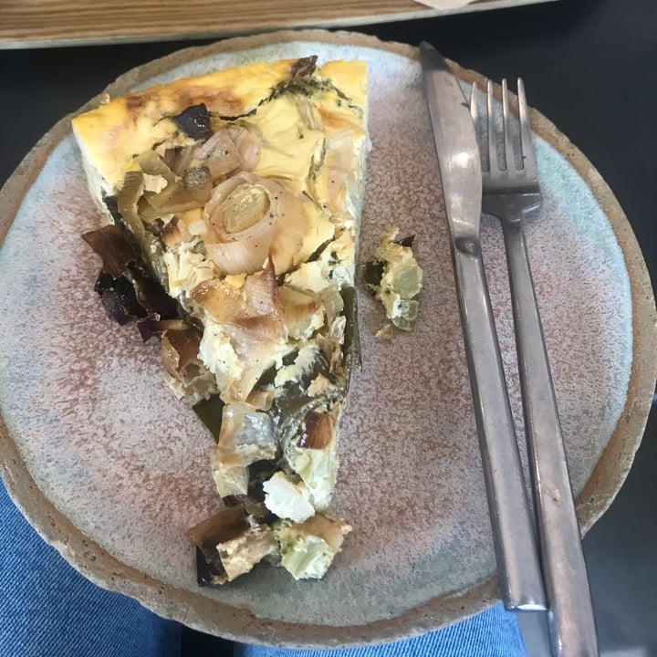 photo of Land&Monkeys Amsterdam Quiche du Jour shared by @marbracco on  16 Oct 2022 - review
