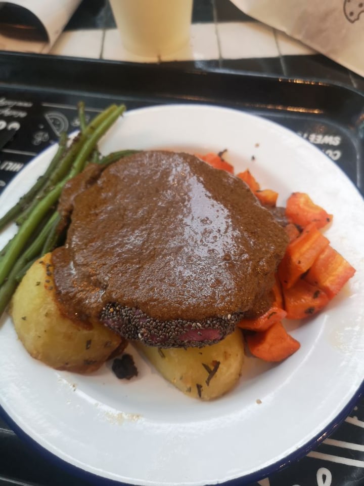 photo of by CHLOE. Tower Bridge Sunday Roast shared by @jrumsey on  15 Dec 2019 - review