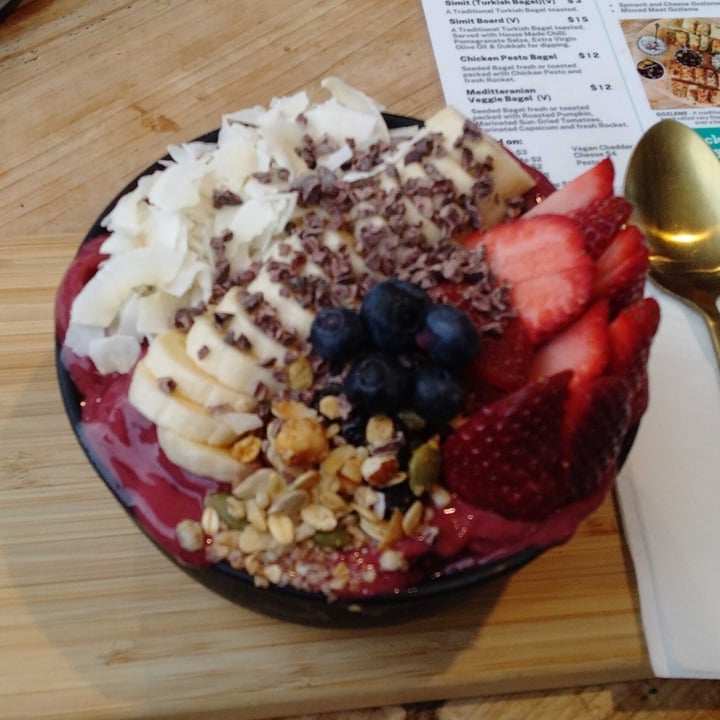 photo of Love Your Soul Acai Bowl shared by @veganadam on  22 Jul 2022 - review