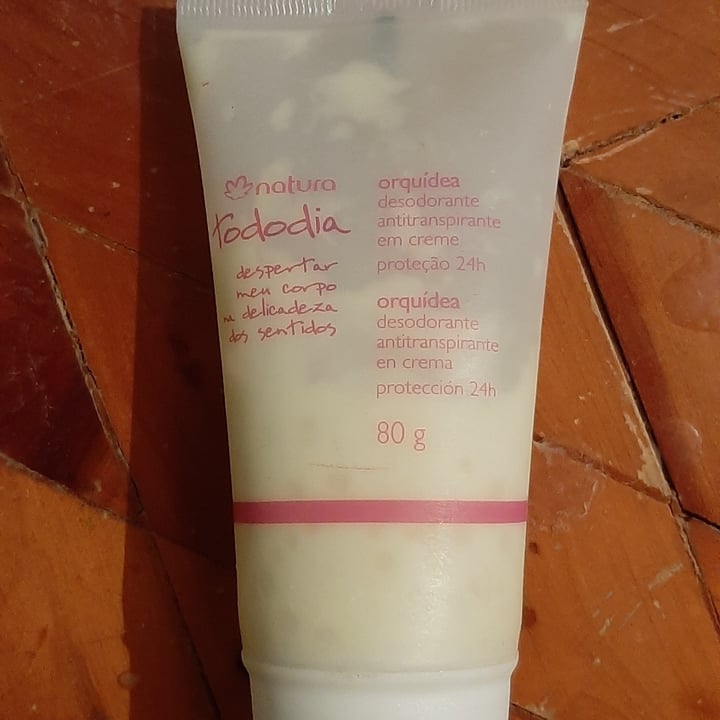 photo of Natura Desodorante crema de orquídeas shared by @personne54 on  25 Apr 2022 - review